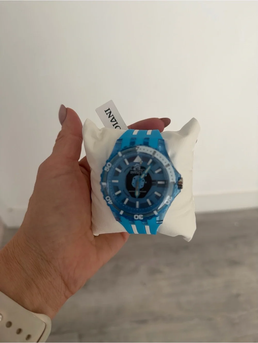 Invicta Blue and White Silicone Strap Dive-Style Watch - UNISEX